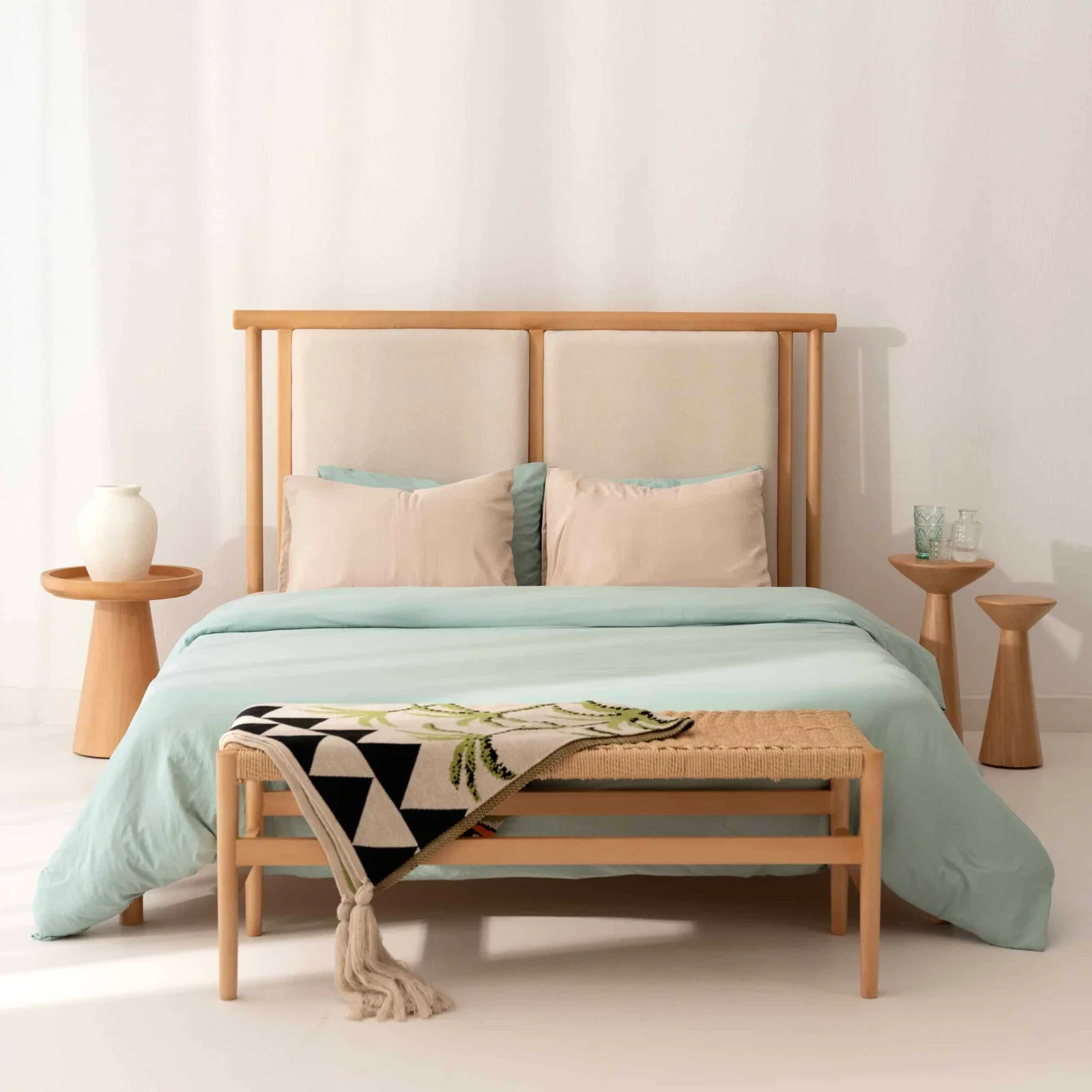 Bed BED086 سرير