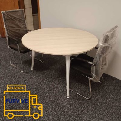LAVA-round-meeting-table-wit-ricky-chair